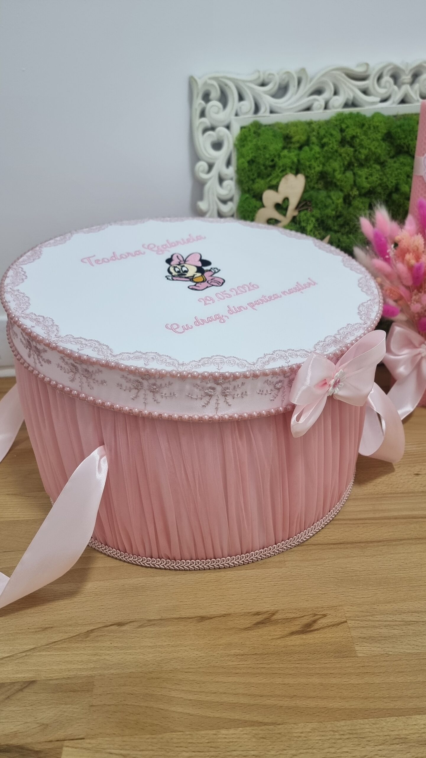 Trusou botez fetita cu rochita roz