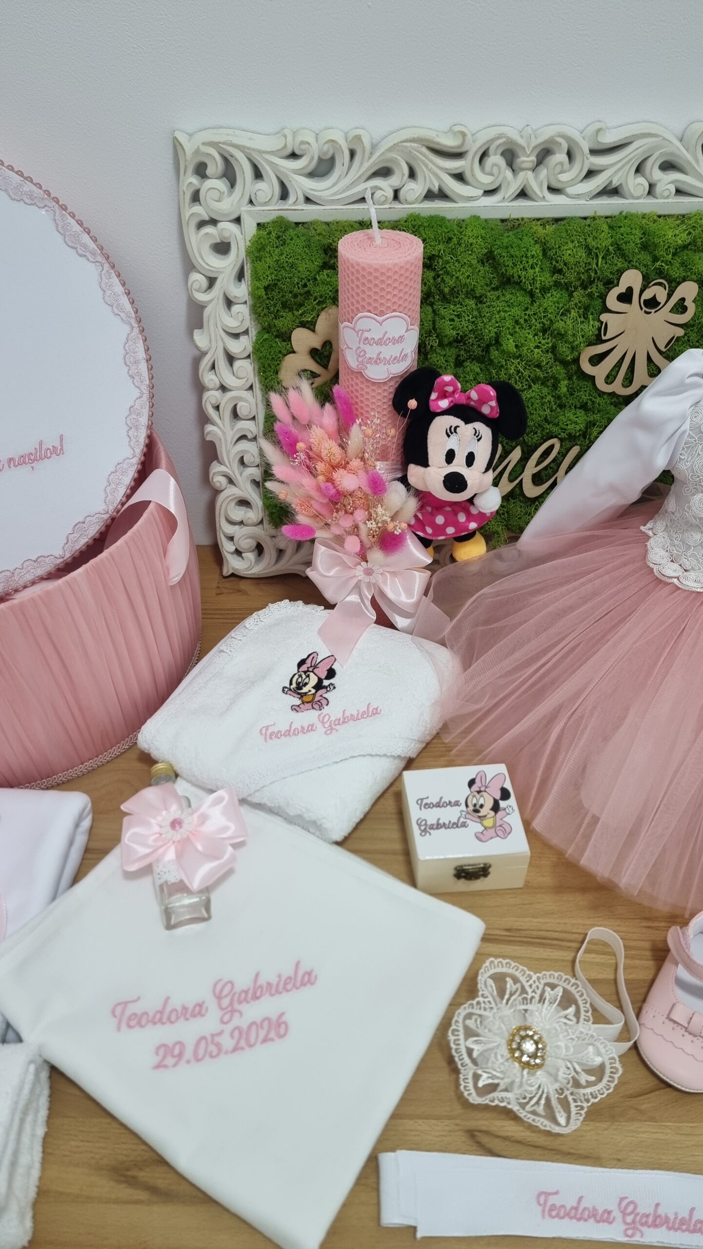 Trusou botez fetita cu rochita roz