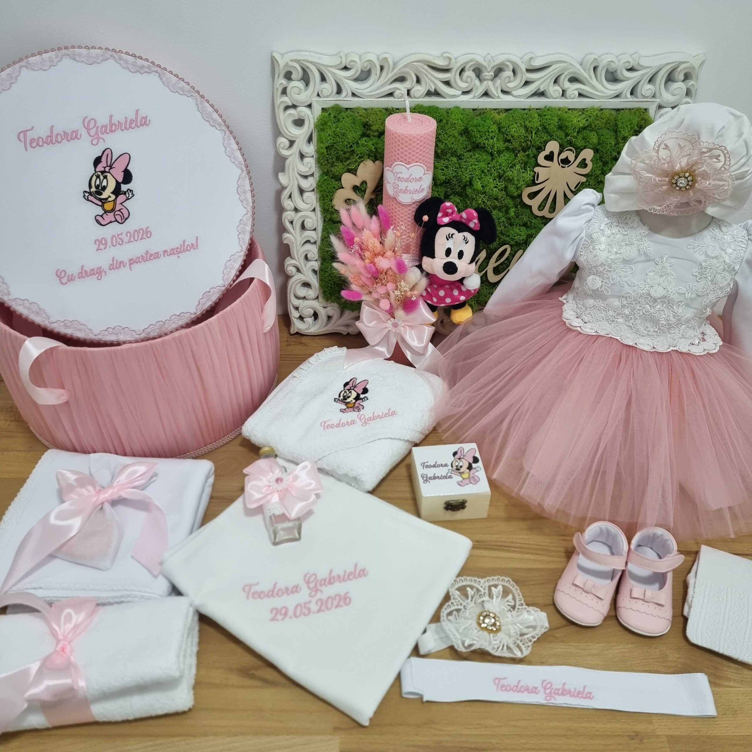 Trusou botez fetita cu rochita roz